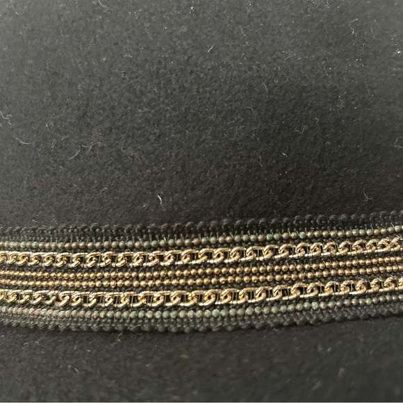 Do Everything in Love 100% wool banded hat NWT - Picture 3 of 6